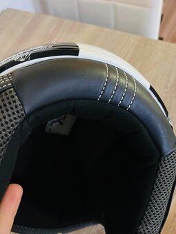 Dámská helma na skútr nebo motorku - 5