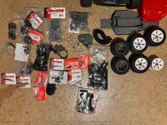 Traxxas Rustler VXL - 5