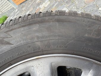 4 x pneu 215/65 R17 zimní , plech disky - 5