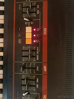 Analogový polyfonní syntezátor Roland Juno 60 s MIDI - 5