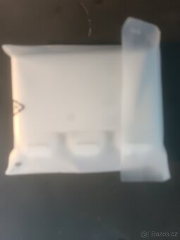 DJI NEO dron se 3 bateriemi a nabíjecí hub - 5