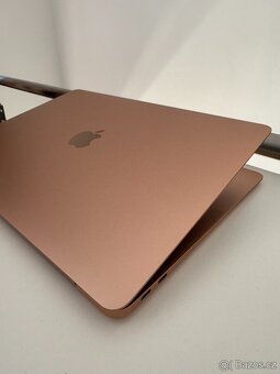 MacBook Air 2019 Rose Gold, 16 GB ram, 500 GB disk - 5