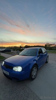 VW Golf mkIV 1.9 tdi 66kw - poškozený interiér - 5