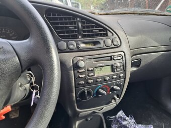 Ford fiesta - 5