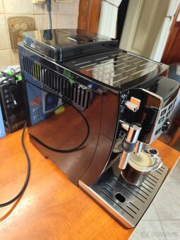 Prodám automatický kávovar DeLonghi ecam 23.123 b - 5