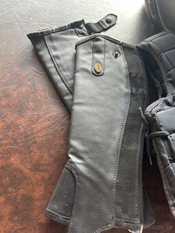 Bezpečnostní vesta na koně, 2x boty, helma, chapsy - dětské - 5