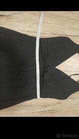 Dlouhé černé šaty - 5