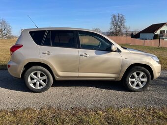 TOYOTA RAV 4 2,0i 112KW BENZÍN AUTOMAT 4X4 81.000KM - 5