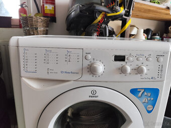 Pračka Indesit - 5