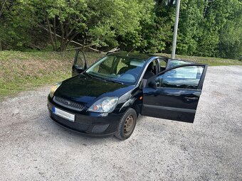 Ford Fiesta 1,4 59kW benzín rok 2007 - 5