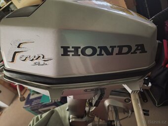 člun Honda - 5