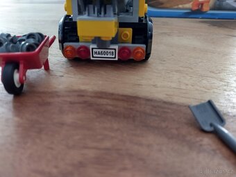 Lego CITY 60018 míchačka - 5
