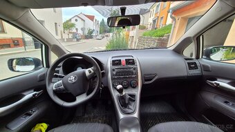 Toyota Auris 1,6 97 kw, 1. maj., 45 tis. km - 5