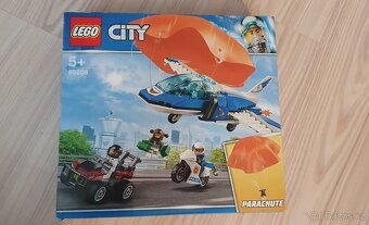 Lego 60208 Zatčení zloděje s padákem - 5
