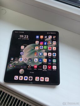 Honor Magic v3 - 5