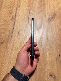 iPhone 16 Pro Max 256 Gb, černý titan - 5
