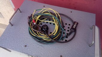 Nabíječka a zdroj. - 5