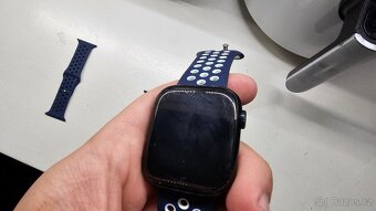 Apple Watch 7 black 45mm - drobná chyba - 5