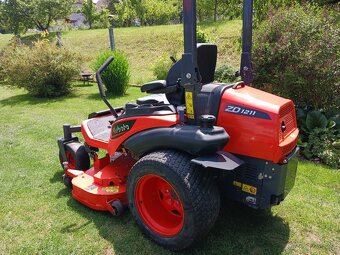 Traktorová sekačka Kubota ZD1211R - 5