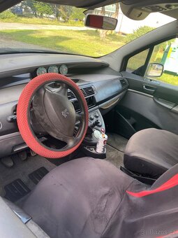 Peugeot 807 - 5