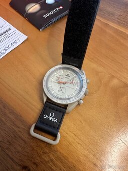 Hodinky Omega x Swatch - Mission to Jupiter, SO33C10 - 5