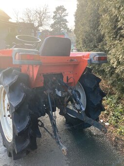 Traktor KUBOTA 4x4 - 5