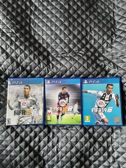 Prodám ps4 500GB+2 ovladače+8her - 5