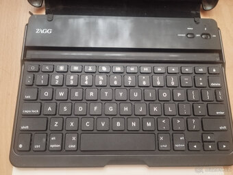 Prodám pouzdro s klávesnicí ZAGG Folio - 5