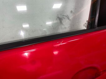 Levé přední dveře červená barva LY3D VW Golf 5 hatchback 08 - 5