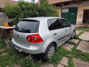 PRODÁM VW GOLF 5 r.v. 2006 motor BKD 2,0 103kw 4motion - 5