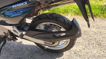 Suzuki XF 650 Freewind - 5