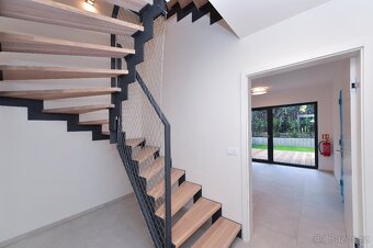 Pronájem ŘRD 7+kk,220 m2,Praha 4-Hostivař.přehrada - 5