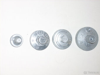 Škoda těžítko, klíče,víčka odlitky. - 5