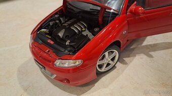 Holden Commodore 1:18 AutoArt - 5