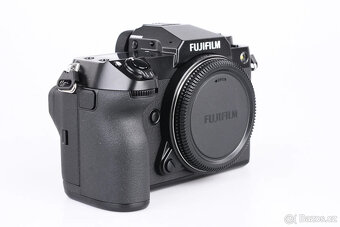FUJIFILM GFX 100s + samostatně GF 32-64 MM + pancake GF 50 - 5