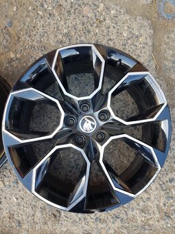 Sada ALU kol Škoda Octavia 3 RS 5x112 R19 - 5