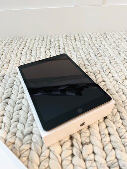 Apple iPad 8 128GB Space Gray - 5
