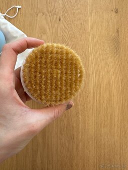 Elektrický kartáč na peeling - 5