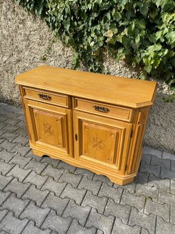 Vyřezávaná komoda - 5