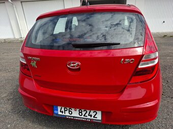 HYUNDAI i30 1.4 i BENZÍN 79.800 km - 5