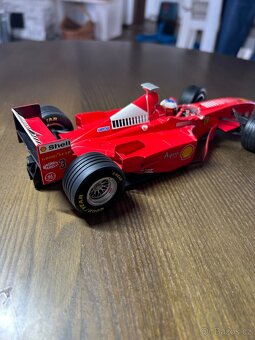 Ferrari F300 1:18 - 5
