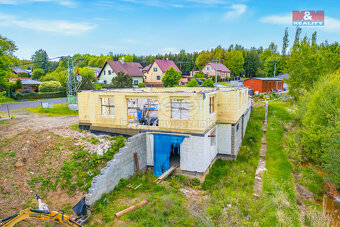 Prodej pozemku k bydlení, 1639 m², Lomnice, ul. Kraslická - 5