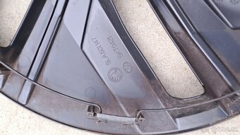 Poklice na Volkswagen ID.4 - 5