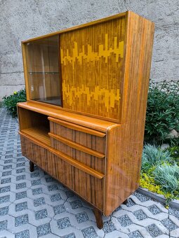 Sekretář, vitrína Jitona - Landsman a Nepožitek - 60. léta - 5