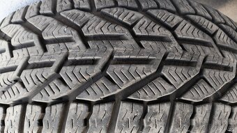 Prodám pneu 205/55/R16, celkem 6 ks (možno i jednotlivě, po - 5