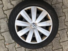 VW Passat 4ks obutých zimních pneu - 5
