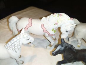 10. Schleich koně lipicán, fellský a jiní - 5