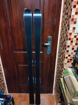 Prodám nové sjezdové lyže boycott Carving.148cm. - 5