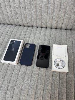 iPhone 13 Černý 128GB 100% Baterie - 5