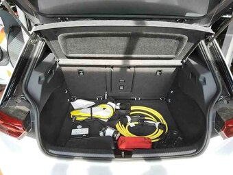 VW iD.3 Pro Busines 107kw/matrix/tepelko/keyless/kamera/temp - 5
